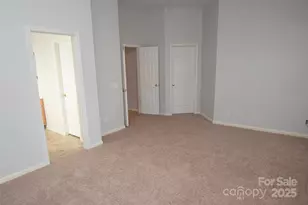 10214 Stoneykirk Ln, Charlotte, NC 28269 - Photo 14