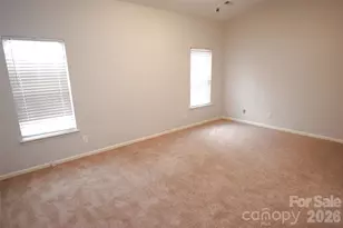 10214 Stoneykirk Ln, Charlotte, NC 28269 - Photo 18