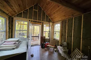 25 Hollow Log Rd, Burnsville, NC 28714 - Photo 16