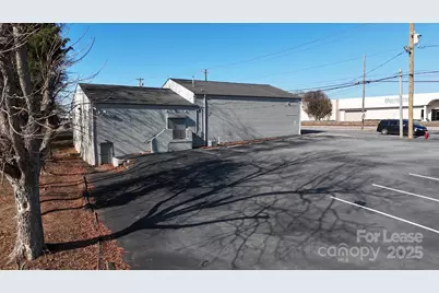 2605 1st Avenue SW, Hickory, NC 28602 - Photo 4