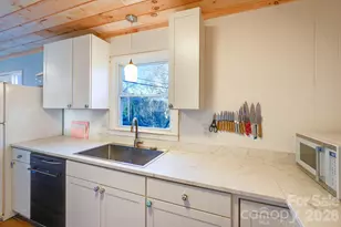 297 Amelia Dr, Marion, NC 28752 - Photo 4