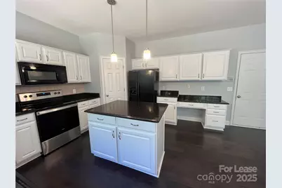 8601 Fieldcroft Drive, Charlotte, NC 28277 - Photo 6