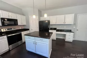 8601 Fieldcroft Dr, Charlotte, NC 28277 - Photo 6