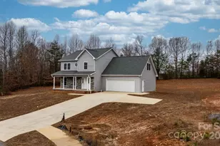 3723 Franklin Ct, Newton, NC 28658 - Photo 4