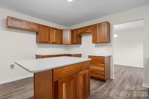 3723 Franklin Ct, Newton, NC 28658 - Photo 18