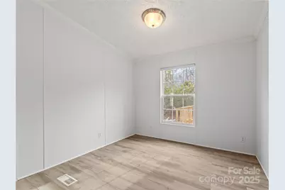 238 Cherry Hollow, Burnsville, NC 28714 - Photo 10