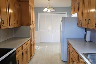 2486 Oxford Cir, Lancaster, SC 29720 - Photo 8