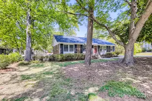 400 Vinecrest Dr, Matthews, NC 28105 - Photo 2