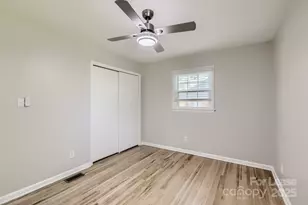 400 Vinecrest Dr, Matthews, NC 28105 - Photo 16