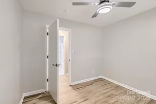 400 Vinecrest Dr, Matthews, NC 28105 - Photo 20