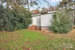 2533 Eddington St, Charlotte, NC 28208 - Photo 6