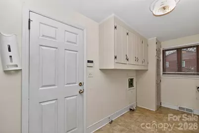 1041 Watts Drive, Charlotte, NC 28216 - Photo 6