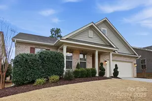822 Tyne Dr, Fort Mill, SC 29715 - Photo 2