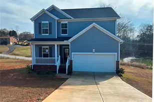 574 30th Ave Cir NE, Hickory, NC 28601 - Photo 1