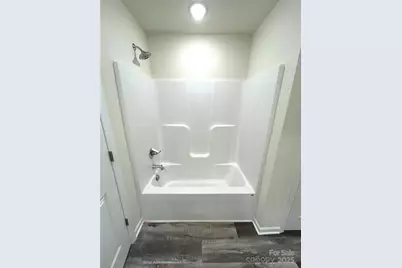 574 30th Avenue Circle NE, Hickory, NC 28601 - Photo 6