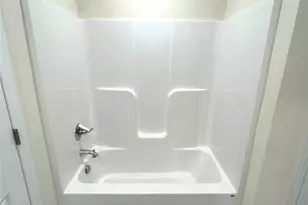 574 30th Ave Cir NE, Hickory, NC 28601 - Photo 6