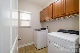 8928 Carneros Creek Rd, Charlotte, NC 28214 - Photo 30