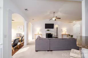 8928 Carneros Creek Rd, Charlotte, NC 28214 - Photo 12