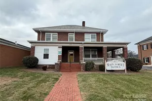 417 E Main St, Lincolnton, NC 28092 - Photo 1