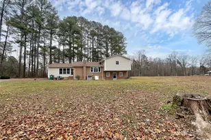 725 Willis Rd, Dallas, NC 28034 - Photo 4