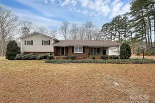 725 Willis Rd, Dallas, NC 28034 - Photo 2