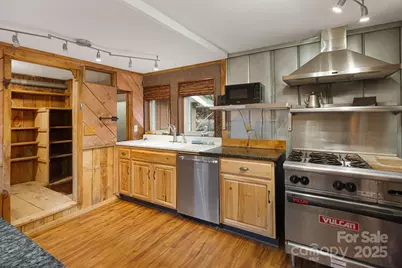 814 Little Creek Road, Burnsville, NC 28714 - Photo 8