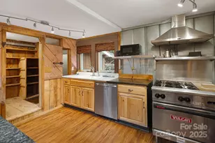 814 Little Creek Rd, Burnsville, NC 28714 - Photo 8