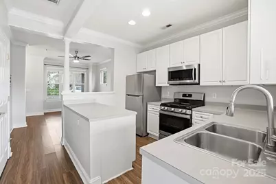 518 E 9th Street, Charlotte, NC 28202 - Photo 12