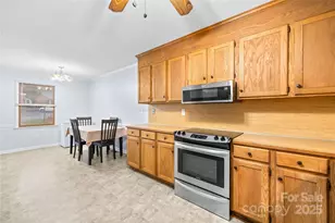 8430 Coulwood Oak Ln, Charlotte, NC 28214 - Photo 8