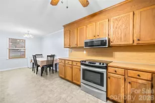 8430 Coulwood Oak Ln, Charlotte, NC 28214 - Photo 8