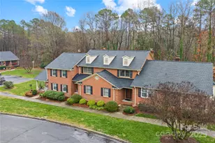 8430 Coulwood Oak Ln, Charlotte, NC 28214 - Photo 2