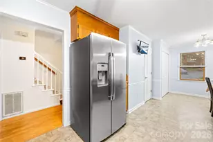 8430 Coulwood Oak Ln, Charlotte, NC 28214 - Photo 10