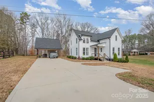 5028 Lewis Rd, Gastonia, NC 28052 - Photo 2