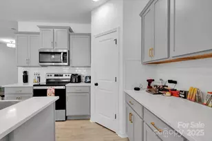 11012 Pagebrook Ln, Charlotte, NC 28214 - Photo 16