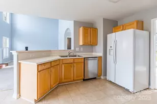 11318 Glenstone Ct, Charlotte, NC 28269 - Photo 14