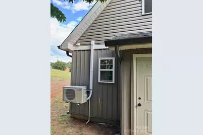 31 W Berkley Street, Granite Falls, NC 28630 - Photo 4