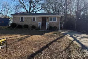 513 Holly St, Dallas, NC 28034 - Photo 2