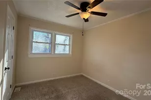 513 Holly St, Dallas, NC 28034 - Photo 16