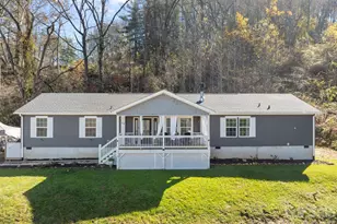 94 Leopard Dr, Waynesville, NC 28786 - Photo 2