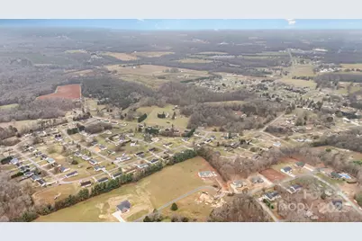 2107 Jenkins Printing Drive, Newton, NC 28658 - Photo 2