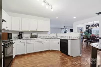 5825 Brookfield Pointe Drive, Charlotte, NC 28216 - Photo 10