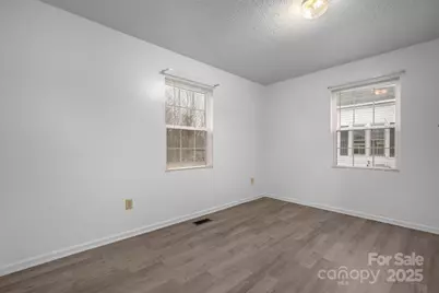 118 W 15th Street, Newton, NC 28658 - Photo 8