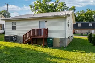 118 W 15th St, Newton, NC 28658 - Photo 10