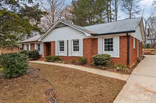 1045 S Magnolia St, Mooresville, NC 28115 - Photo 2