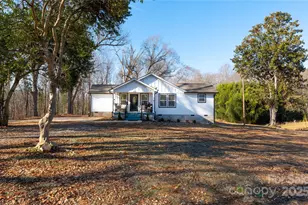 116 Hornets Nest Ct, Bessemer City, NC 28016 - Photo 2