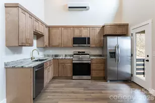 153 Hackleburg Ln, Hendersonville, NC 28792 - Photo 4