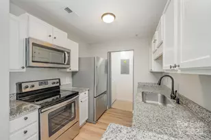 1182 Plaza Walk Dr, Charlotte, NC 28215 - Photo 8