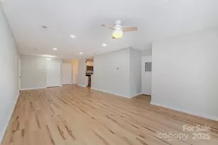 1182 Plaza Walk Dr, Charlotte, NC 28215 - Photo 6