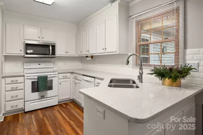 6045 Burnt Mill Run, Matthews, NC 28104 - Photo 8