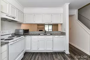 11020 Carmel Crossing Rd, Charlotte, NC 28226 - Photo 10